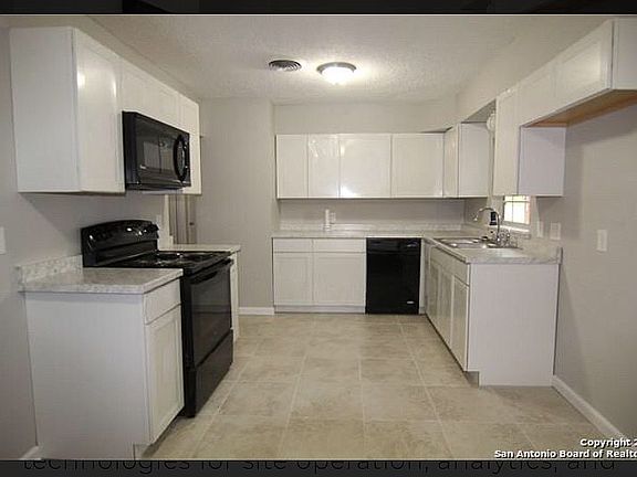 3rd image of 523 Craigmont Ln