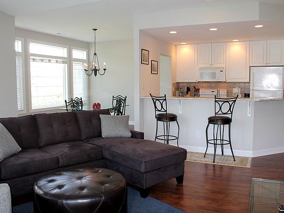 3rd image of 2137 Creswell Dr #A
