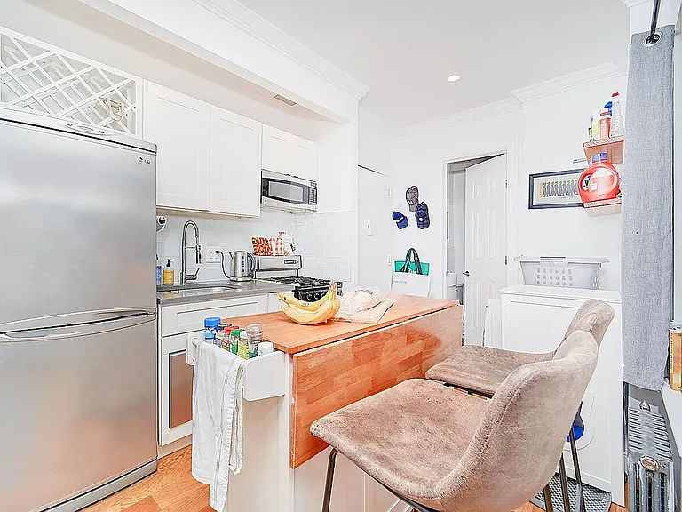 236 E 33rd St #1DD — Photo 3