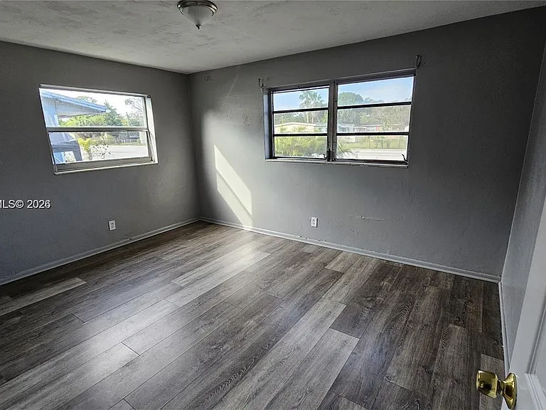 374 NW 31st Ave — Photo 17
