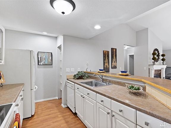 4th image of 20507 28th Ave W APT A
