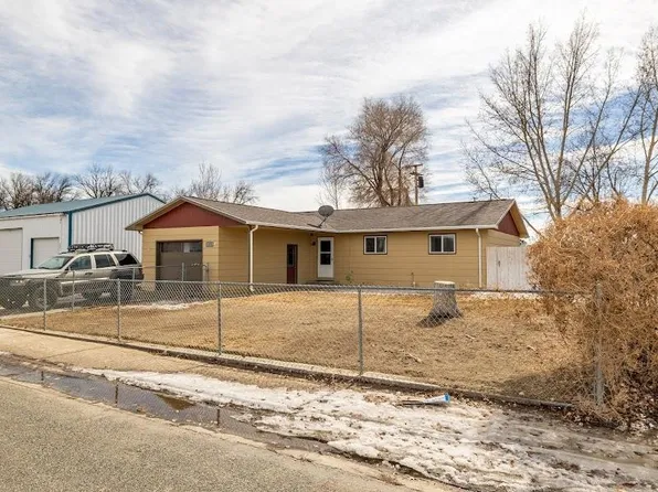 172 E 2nd Street, Lovell, WY 82431
