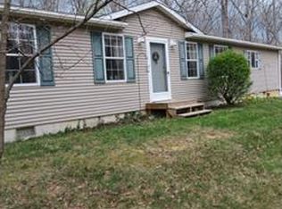 22138 Green Tree Ln, Warrenton, MO 63383