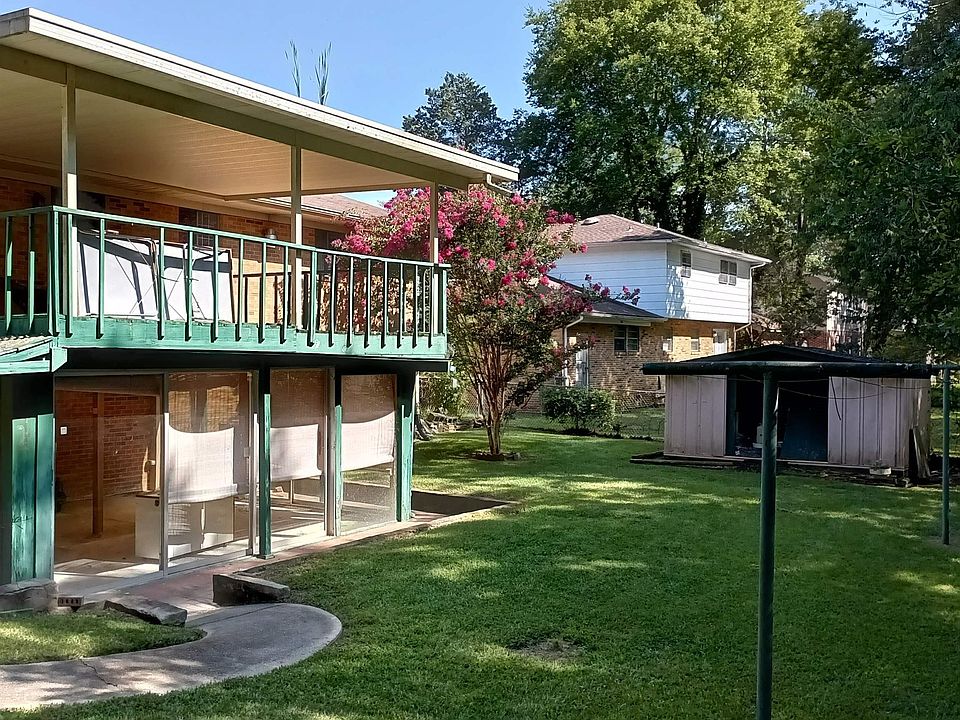 2nd image of 6011 Carmel Dr NW