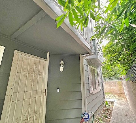 5th image of 812 N Inglewood Ave