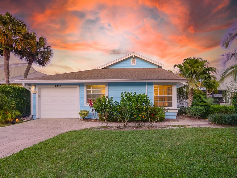 4051 NE Breakwater Dr — Photo 5