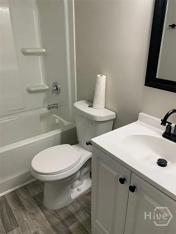3 bed, 2.5 bath, 1732 sqft, $2,100 — Photo 3