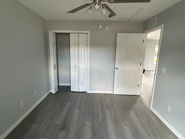 895 S 7th Ave — Photo 4