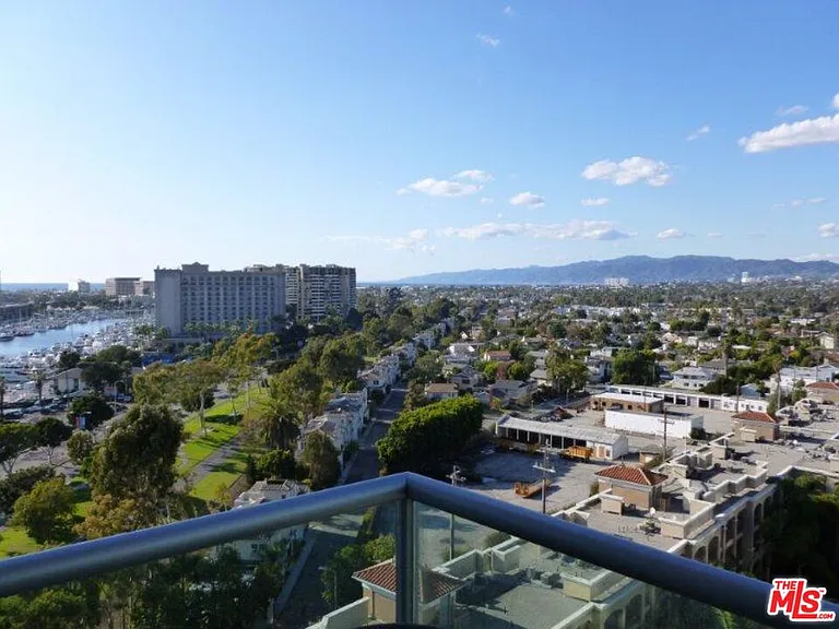 13700 Marina Pointe Dr #1206 — Photo 10