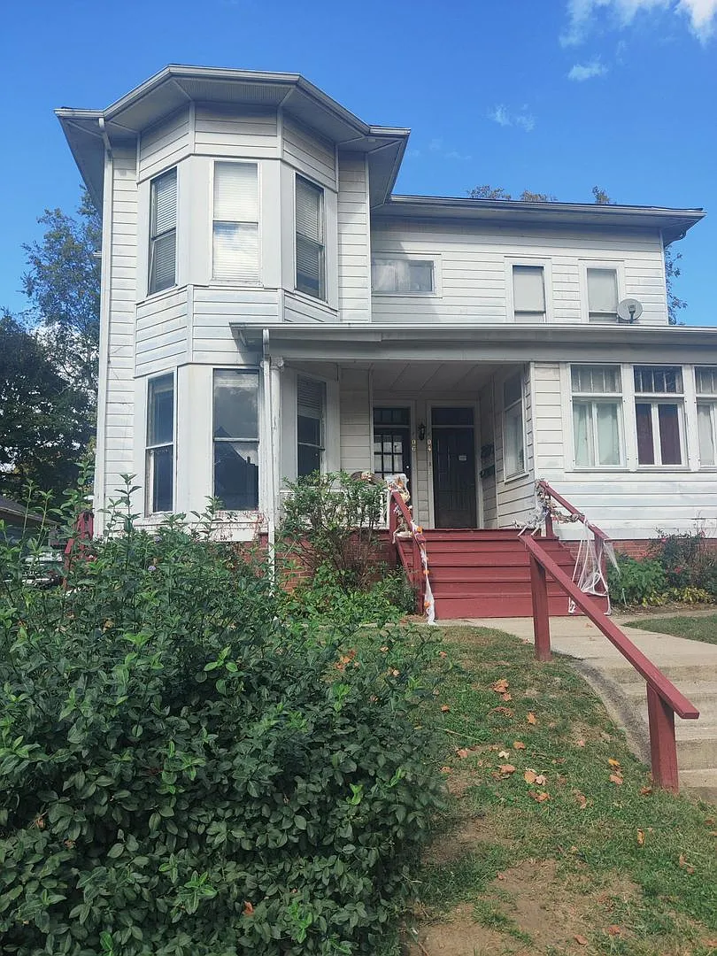 504-506 W Main Street — Photo 1