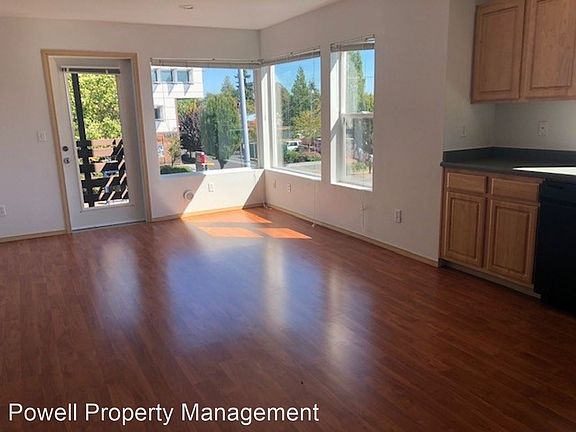 5th image of 13505 Ambaum Blvd SW Unit 204