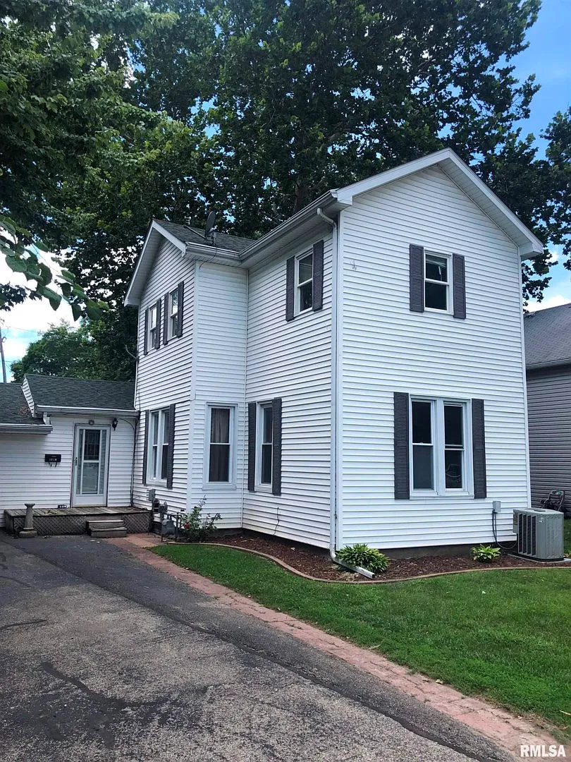 1613 N Benedict St photo 1
