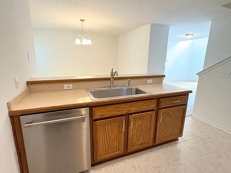 390 Gardners Cir — Photo 12