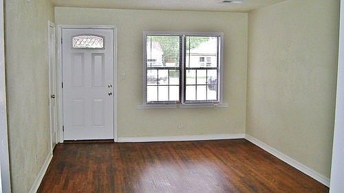 2nd image of 1105 SW 49th St