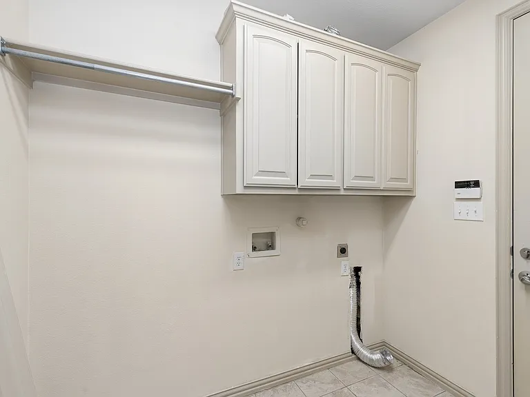7005 Kenswick Dr — Photo 25