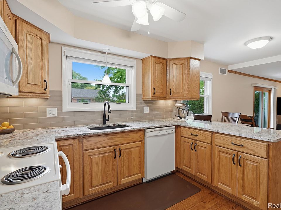 15338 Susanna Cir, photo 13