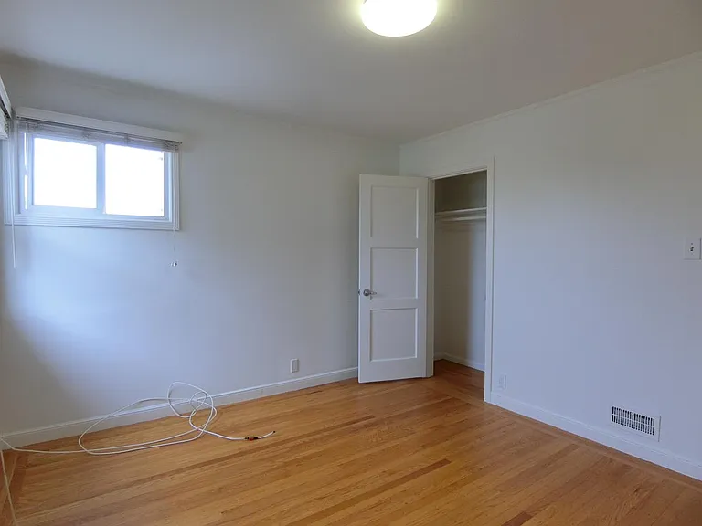 339 Paramount Dr — Photo 13
