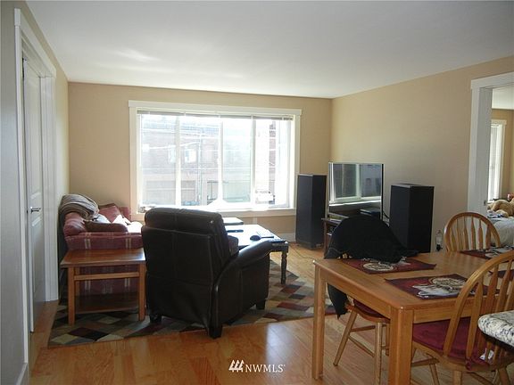 3rd image of 25 N Broadway #310