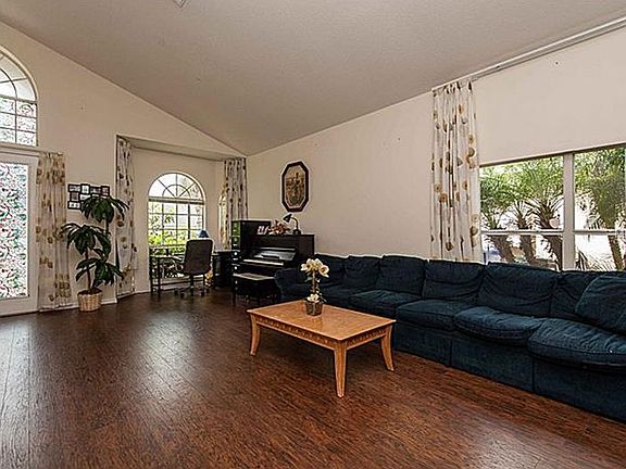 2nd image of 276 Easton Cir