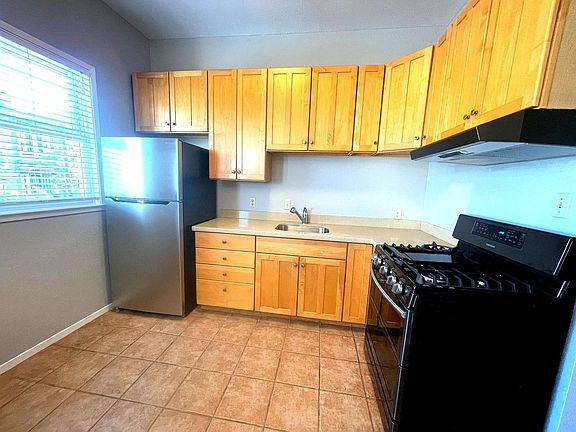 5th image of 606 Oak St #1-2-5