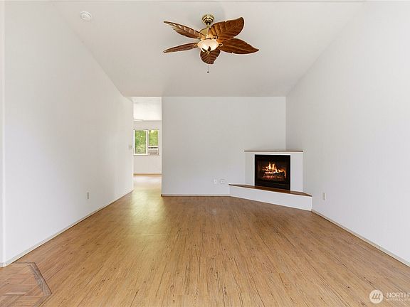 4th image of 902 Fir Avenue