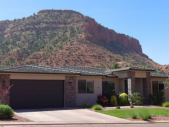 2nd image of 520 E El Valle Dr