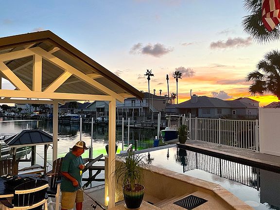 3rd image of 104 Bay Harbor Dr
