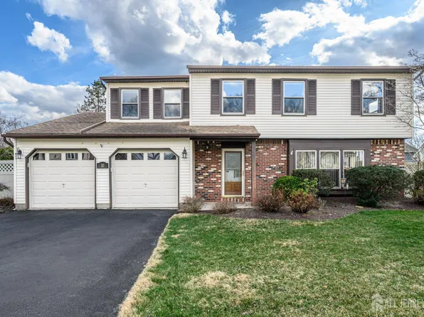 10 Eric Dr, Howell, NJ 07731