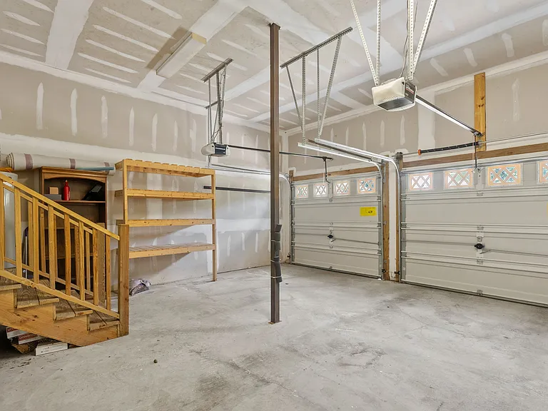 669 Fair Spring Dr — Photo 36
