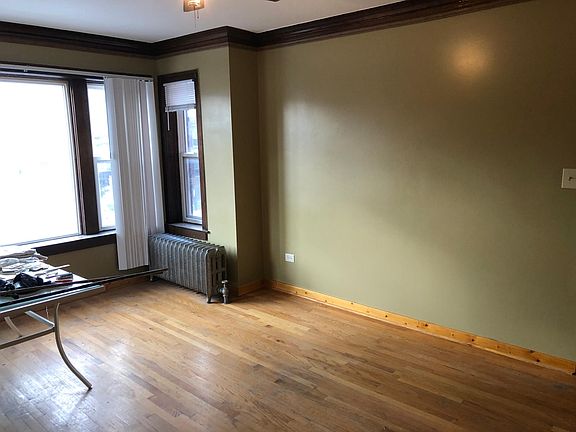 4th image of 3930 W Wellington Ave