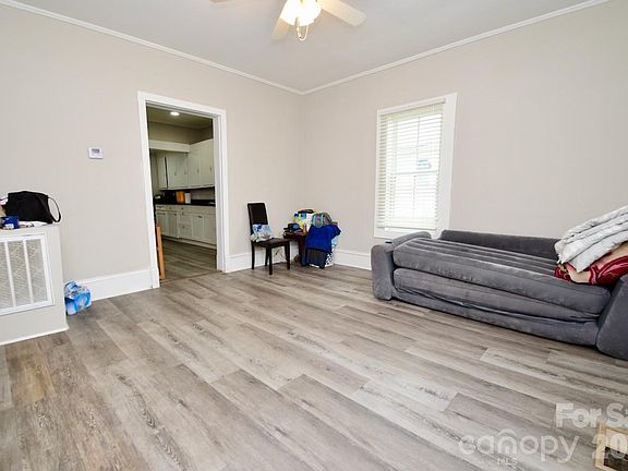 2nd image of 2007 S York Rd