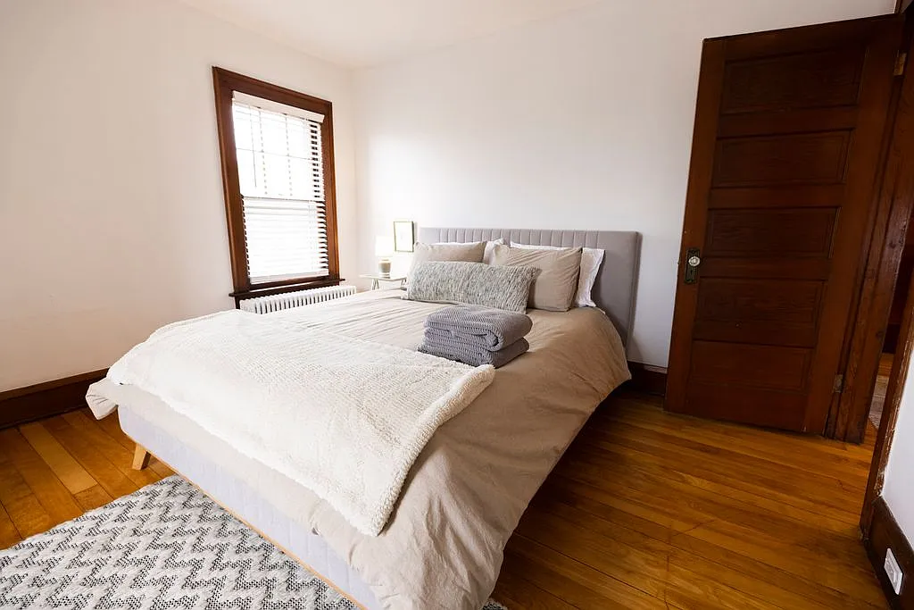 2 bed, 970 sqft, $2,800 — Photo 4