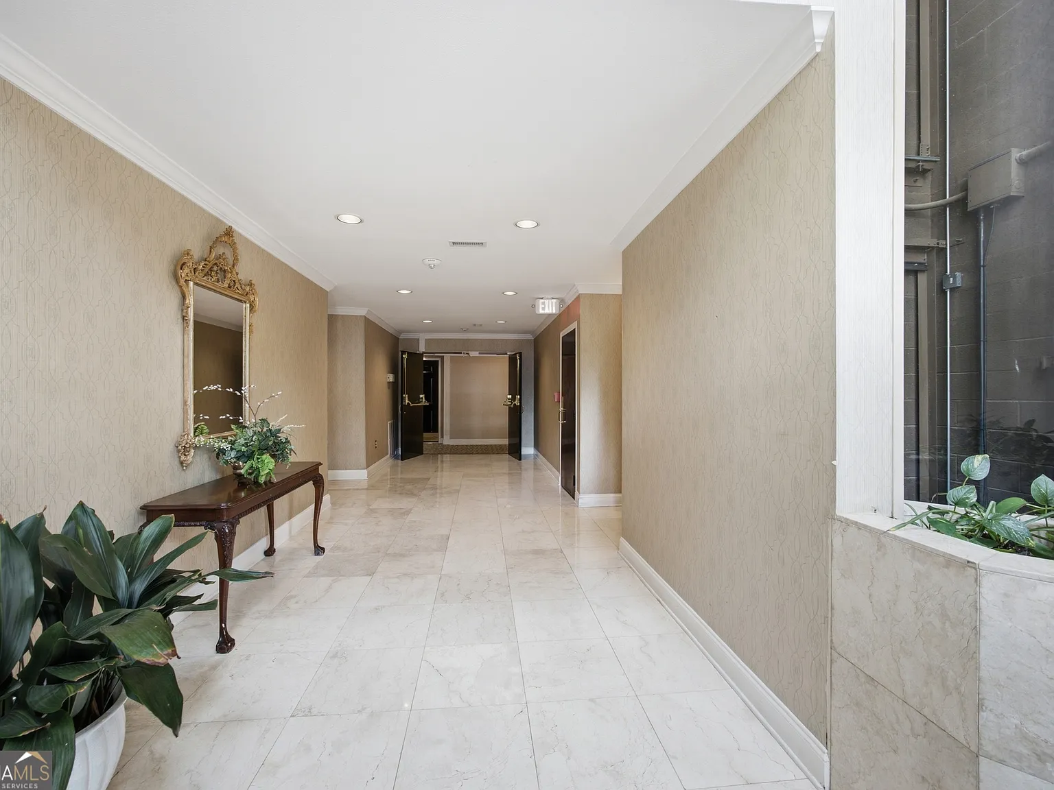 2 bed, 2.0 bath, 1462 sqft, $3,000 — Photo 4