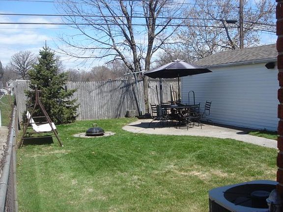 2nd image of 22701 Alger St