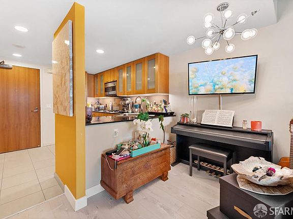 4th image of 333 1st St #1706