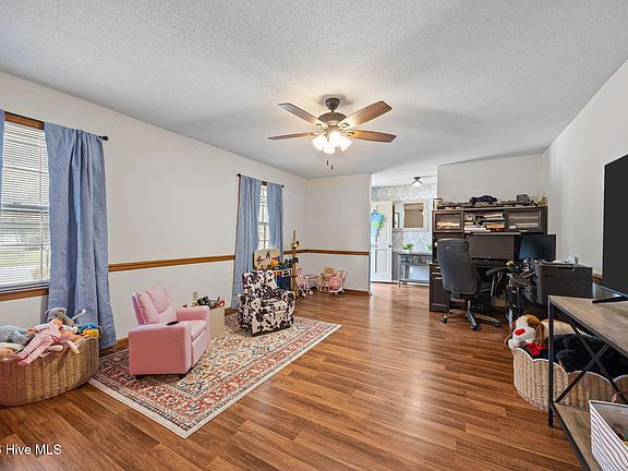 3rd image of 310 W 17th Street