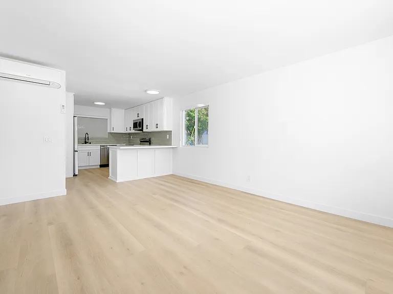 131 Diana St #1 — Photo 13