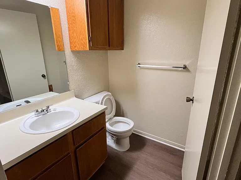 808 Navarro Dr #B — Photo 16