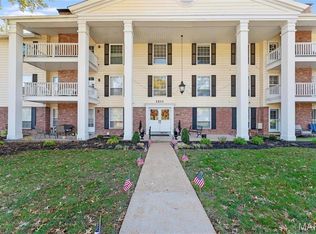 1511 Hampton Hall Dr #19 & 20, Chesterfield, MO