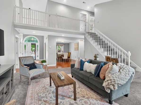 1100 Carters Close, Lexington, KY 40514