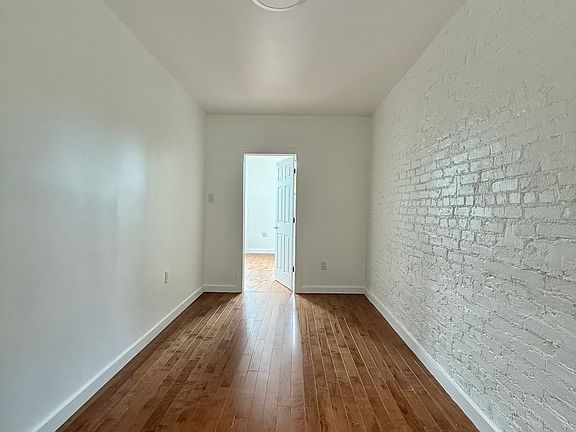 4th image of 1348 Putnam Ave APT 3L