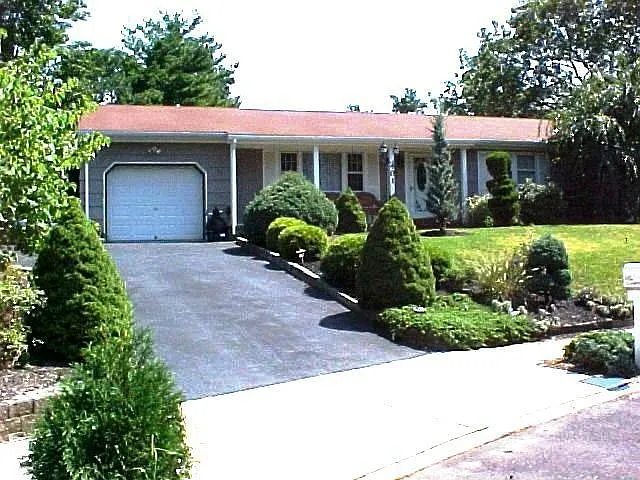 401 Stoney Point Rd photo 1