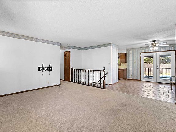5th image of 2513 E 45th Ave