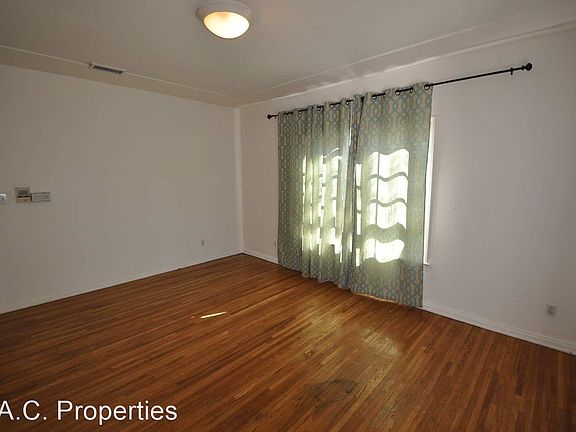 4th image of 3615 W Clark Ave #4659189
