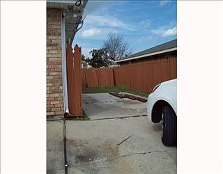 4th image of 409 Poplar St