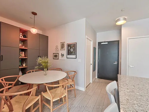 31 Tippett Rd Photo 1