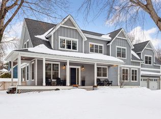 3710 Hamilton Ave, Deephaven, MN 55391