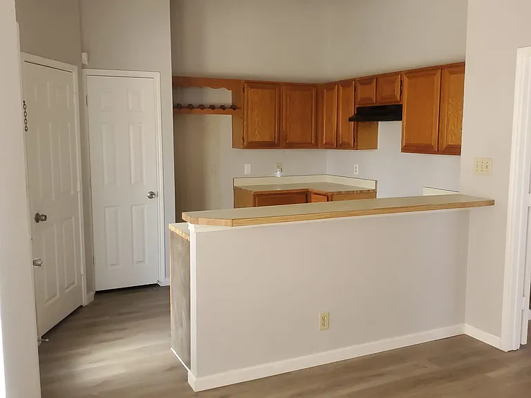 815 Tifton Ct — Photo 3