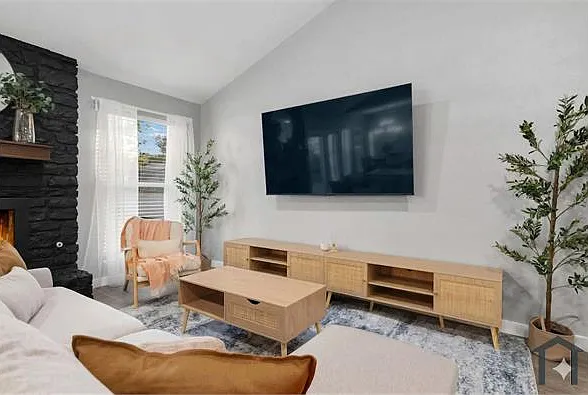 3915 Hillside Dr — Photo 21