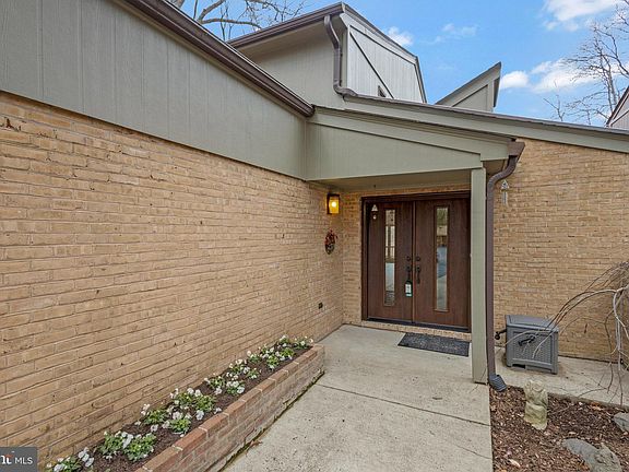 4th image of 3410 White Oak Ct